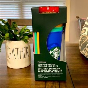 Starbucks color changing cups!